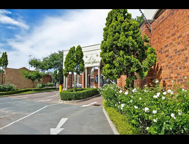 2 BEDROOM APARTMENT FOR SALE IN BRYANSTON